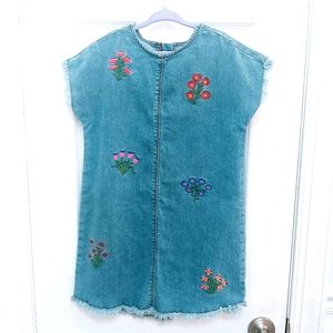 5/$25 Tucker Tate Embroidered Flower Denim Dress 6
